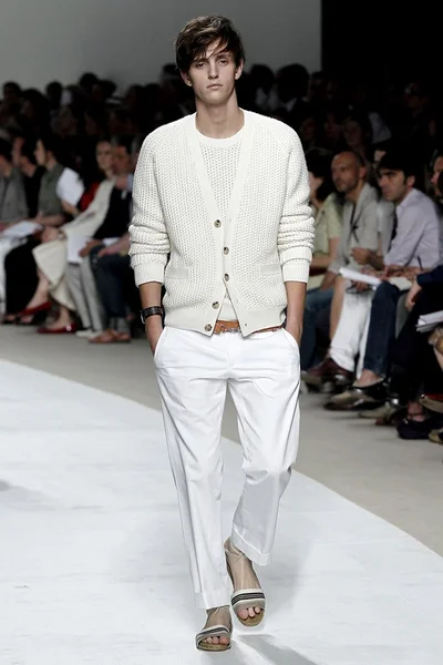 Look 7